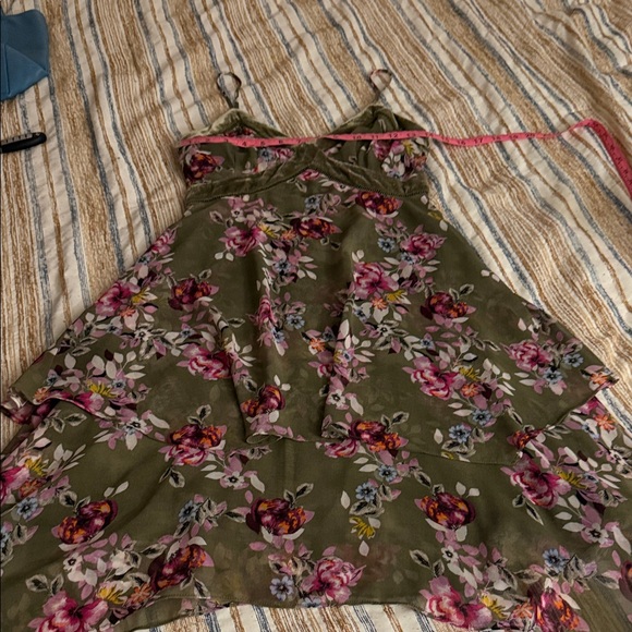 WHITE HOUSE BLACK MARKET STAPPY VELVET TRIM FLORAL DRESS - Picture 2 of 14